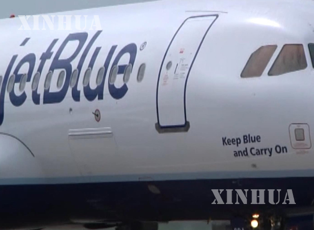 ကျူးဘား သို့ ရောက်ရှိလာသည့် အမေရိကန်မှ JetBlue လေယာဉ်အားတွေ့ရစဉ် (ဆင်ဟွာ)