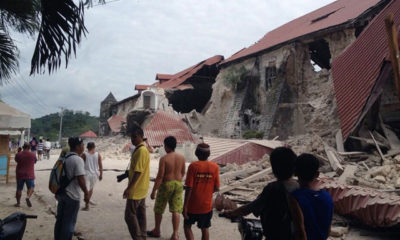 ဖိလစ်ပိုင်နိုင်ငံ၌ ၂ဝ၁၃ ခုနှစ် အောက်တိုဘာ ၁၅ ရက်တွင် ပြင်းအား ၇.၁ အဆင့်ရှိ ငလျင်ဒဏ်ခံရပြီးနောက် အပျက်အစီးပုံအားတွေ့ရစဉ်(ဓာတ်ပုံ-အင်တာနက်)
