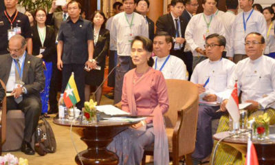 ႏိုင္ငံေတာ္၏ အတိုင္ပင္ခံပုဂၢိဳလ္၊ ႏိုင္ငံျခားေရးဝန္ႀကီးဌာန ျပည္ေထာင္စုဝန္ႀကီး ေဒၚေအာင္ဆန္းစုၾကည္ မွ အာဆီယံႏိုင္ငံျခားေရးဝန္ႀကီးမ်ား ေဆြးေႏြးစဥ္( ဓာတ္ပံု- ႏိုင္ငံျခားေရး၀န္ႀကီးဌာန)