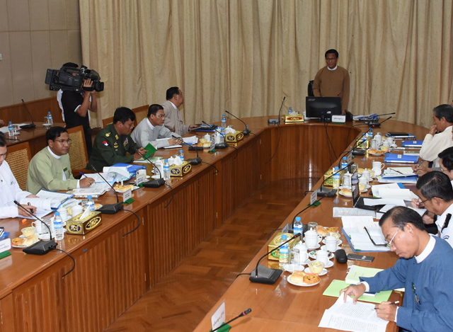 ျမန္မာႏိုင္ငံတြင္ ႏိုင္ငံျခားသား အျမဲေနထိုင္ခြင့္စနစ္ စီမံခန္႔ခဲြမႈေကာ္မတီ (၁/၂၀၁၆) အစည္းအေ၀း က်င္းပစဥ္(ဓာတ္ပုံ- Myanmar President Office)