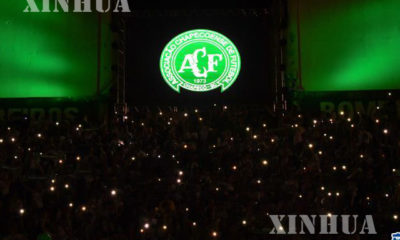 ဘရာဇီး စီးရီးေအ Chapecoense ကလပ္အသင္း ၏ ပရိသတ္မ်ားမွ ဝမ္းနည္းျခင္း အထိမ္းအမွတ္ အခမ္းအနား က်င္းပ ေနစဥ္(ဆင္ဟြာ)