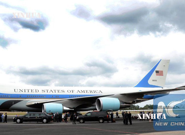 အေမရိကန္သမၼတမ်ား စီးနင္းသည့္ Air Force One ေလယာဥ္အားေတြ႕ရစဥ္