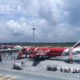 မေလးရွားေလေၾကာင္းလိုင္း AirAsia ပိုင္ေလယာဥ္တစ္စီးအား ေတြ႕ရစဥ္ (ဆင္ဟြာ)