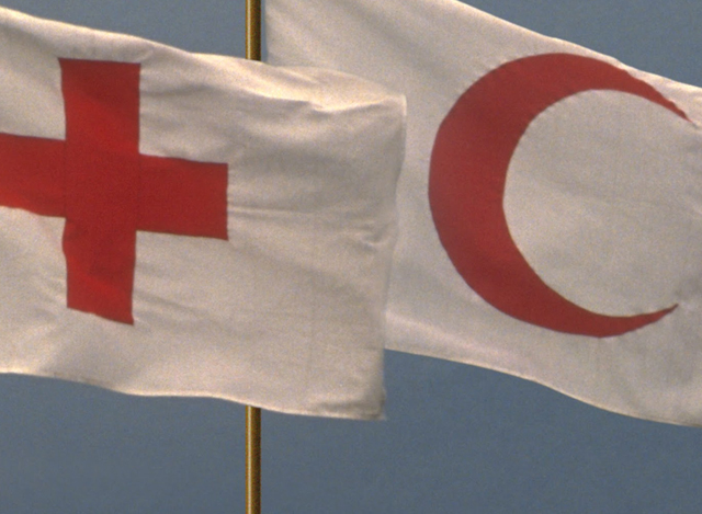 The International Federation of Red Cross and Red Crescent Societies(IFRC) အလံ အား ျမင္ေတြ႕ရစဥ္(ဓာတ္ပံု-အင္တာနက္)