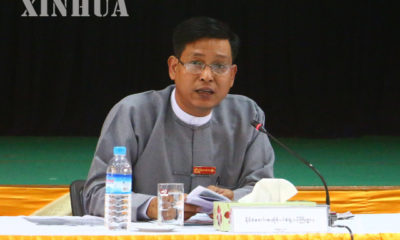 ႏိုင္ငံေတာ္ အတိုင္ပင္ခံရံုး၀န္ႀကီးဌာနညႊန္ၾကားေရးမွဴးခ်ဳပ္ဦးေဇာ္ေဌးက ရွင္းလင္းေျပာၾကားစဥ္ (ဆင္ဟြာ)