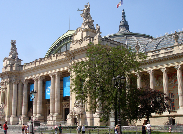 ျပင္သစ္ႏုိင္ငံ ပါရီၿမိဳ႕ရွိ Grand Palais ျပတိုက္အား ေတြ႕ရစဥ္ (ဓါတ္ပံု-အင္တာနက္)