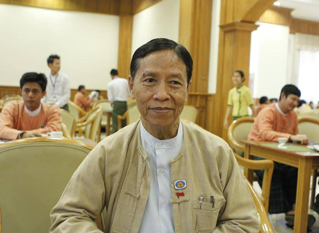 ျပည္ေထာင္စုဝန္ႀကီး ဦးေက်ာ္ဝင္းအားေတြ႔ရစဥ္ (ဓာတ္ပံု-- အင္တာနက္)