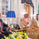 အေမရိကန္ႏုိင္ငံ ႏုိင္ငံျခားေရးဝန္ႀကီး တီလာဆန္ ႏွင့္ ေဆာ္ဒီႏုိင္ငံဘုရင္ Salman bin Abdulaziz Al Saud တုိ ့ေတြ ့ဆံုစဥ္(ဆင္ဟြာ)