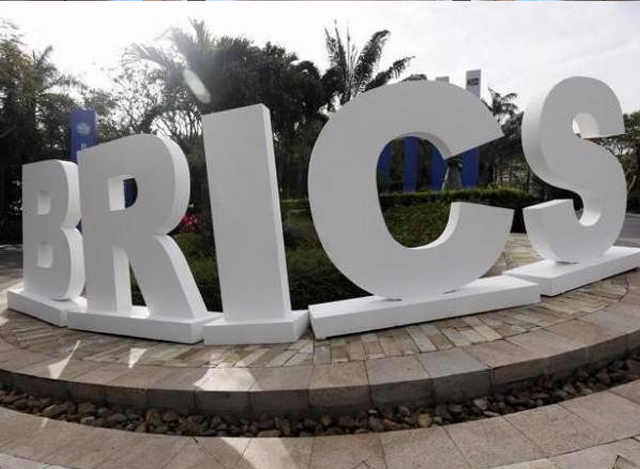 BRICS အဖြဲ႕အစည္း၏ အမွတ္အသား ေက်ာက္တိုင္မ်ားအားေတြ႕ရစဥ္ (ဓါတ္ပုံ-အင္တာနက္)