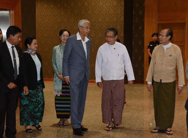 ႏုိင္ငံေတာ္ သမၼတ ေဆးကုသမႈ ခံယူၿပီး ျပန္လည္ ေရာက္႐ွိလာစဥ္(ဓာတ္ပုံ-Myanmar President Office)