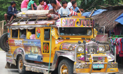 ဖိလစ္ပိုင္ႏိုင္ငံတြင္ သယ္ယူပို႔ေဆာင္ေရးအတြက္ အသံုးျပဳေနေသာ Jeepney ကားမ်ားအား ေတြ႕ရစဥ္ (ဓာတ္ပံု-အင္တာနက္)