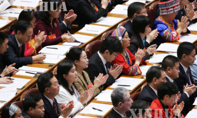 ၁၉ ႀကိမ္ေျမာက္ တရုတ္ကြန္ျမဴနစ္ပါတီ အမ်ိဳးသားညီလာခံတက္ေရာက္လာၾကသည့္ ကုိယ္စားလွယ္မ်ားအားေတြ ့ရစဥ္(ဆင္ဟြာ)