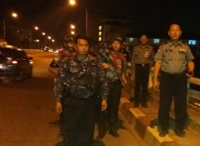 ရန္ကုန္တိုင္းေဒသႀကီး အတြင္း ရဲတပ္ဖြဲ႔ မွ လံုၿခံဳေရးေဆာင္ရြက္ေနစဥ္ (ဓာတ္ပံု-- Yangon Police)