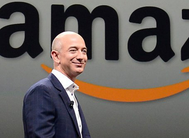 အေမဇုန္ (Amazon) အရာရွိခ်ဳပ္ Jeff Bezos အား ေတြ႕ရစဥ္ (ဓာတ္ပံု-အင္တာနက္)