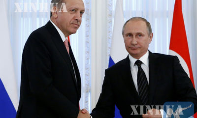 တူရကီႏုိင္ငံသမၼတ ရီဆတ္ ေတယစ္ အာဒိုဂန္ (Recep Tayyip Erdogan) (ဝဲ) ႏွင့္ ရုရွားႏုိင္ငံ သမၼတ ဗလာဒီမာ ပူတင္ (Vladimir Putin) (ယာ) တို႔အား အစည္းအေဝးတစ္ခု၌ေတြ႕ရစဥ္ (ဆင္ဟြာ)