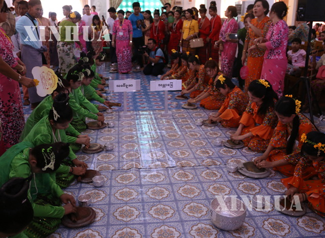 ရခုိင္ ရုိးရာ နံ ့သာေသြးပြဲ က်င္းပမႈ ျမင္ကြင္းမ်ား(ဆင္ဟြာ)