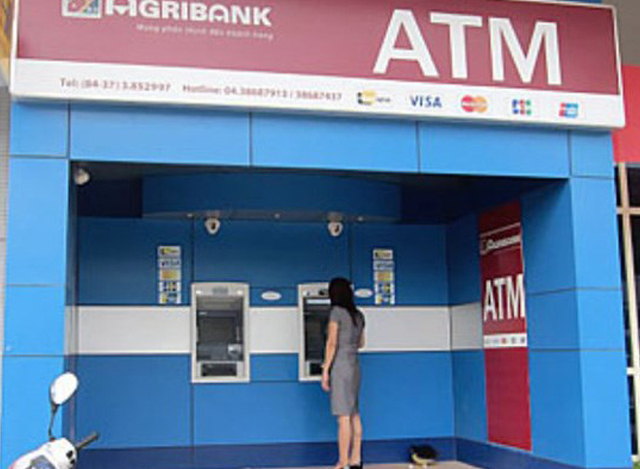 ဗီယက္နမ္ႏိုင္ငံ လယ္ယာစိုက္ပ်ိဳးေရးႏွင့္ ေက်းလက္ဖြံ႕ၿဖိဳးတိုးတက္ေရးဘဏ္ (Agribank) ATM စက္အား ေတြ႕ရစဥ္ (ဓာတ္ပံု-အင္တာနက္)