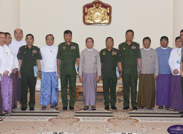 ႏုိင္ငံေတာ္ သမၼတ ႏွင့္ မူးယစ္ေဆး၀ါးႏွင့္ စိတ္ကုိ ေျပာင္းလဲ ေစေသာ ေဆး၀ါးမ်ားအႏၲရာယ္ တားဆီးကာကြယ္ေရးဗဟိုအဖြဲ႕ ေတြ ့ဆုံစဥ္(ဓာတ္ပုံ- Myanmar President Office)