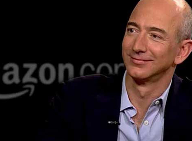 အေမဇုန္ (Amazon) ကုမၸဏီအား တည္ေတာင္သူ ႏွင့္ စီအီးအို ျဖစ္သူ Jeff Bezos အားေတြ႕ရစဥ္ (ဓါတ္ပံု-အင္တာနက္)