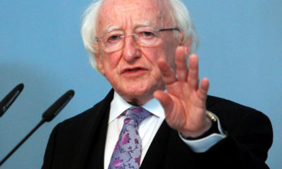 အိုင္ယာလန္ႏုိင္ငံ သမၼတ Michael D. Higgins အား ေတြ႕ရစဥ္ (ဓာတ္ပံု-အင္တာနက္)