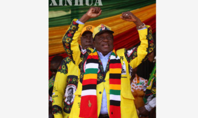 ဇင္ဘာေဘြႏိုင္ငံ လက္ရွိ သမၼတ Emmerson Mnangagwa က ေရြးေကာက္ပြဲ မဲဆြယ္စည္း႐ံုးပြဲ၌ ေတြ႕ရစဥ္ (ဆင္ဟြာ)