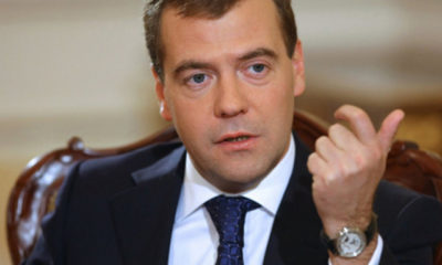 ႐ုရွား ႏုိင္ငံ ဝန္ႀကီးခ်ဳပ္ ဒီမီထရီ မက္ဗီဒက္ (Dmitry Medvedev) အား ေတြ႔ရစဥ္ (ဓါတ္ပုံ-အင္တာနက္)