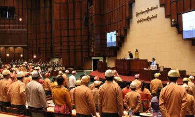 ရန္ကုန္တုိင္းေဒသႀကီးလႊတ္ေတာ္က်င္းပေနစဥ္ (ဓာတ္ပံု-- ရန္ကုန္လႊတ္ေတာ္)