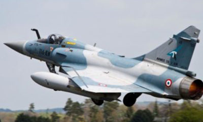 Mirage 2000 အမ်ိဳးအစား တိုက္ေလယာဥ္ တစ္စင္း အား ျမင္ေတြ႕ရစဥ္(ဓာတ္ပံု-အင္တာနက္)