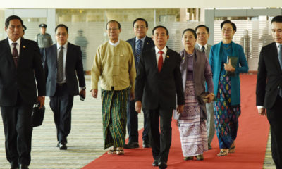 ႏုိင္ငံေတာ္သမၼတ ဦး၀င္းျမင့္ႏွင့္ ဇနီးတုိ ့ဦးေဆာင္သည့္ ကုိယ္စားလွယ္ အဖြဲ ့အား ေနျပည္ေတာ္ ေလဆိပ္၌ ေတြ ့ရစဥ္(ဓာတ္ပုံ - Myanmar President Office )