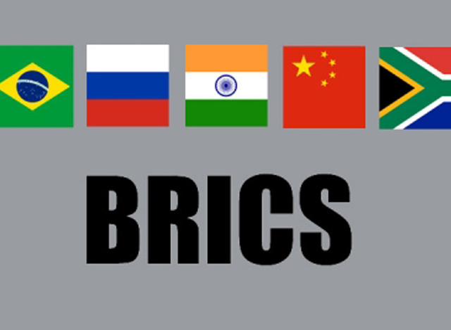 BRICS အဖြဲ႕ဝင္ ႏုိင္ငံ မ်ား ၏ အလံမ်ား အား ျမင္ေတြ႕ရစဥ္(ဓာတ္ပံု-အင္တာနက္)