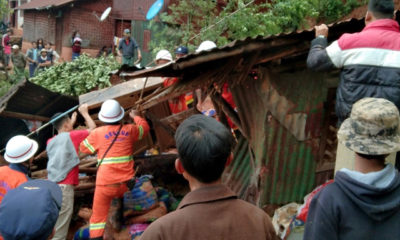 မိုးကုတ္ၿမိဳ႕တြင္ ေျမၿပိဳမႈေၾကာင့္ ပ်က္စီးေနေသာ ေနအိမ္အားေတြ႔ရစဥ္(MOI)