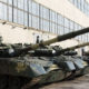 ယူကရိန္းႏုိင္ငံထုတ္ ေနာက္ဆံုးေပၚ T-64 တင့္ကားအား ျပသထားစဥ္(ဓာတ္ပံု-အင္တာနက္)