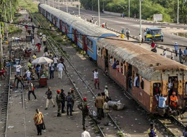 ကြန္ဂိုႏိုင္ငံ (DRC) ရွိ ရထားတစ္စင္းအား ေတြ႕ရစဥ္ (ဓာတ္ပံု-အင္တာနက္)