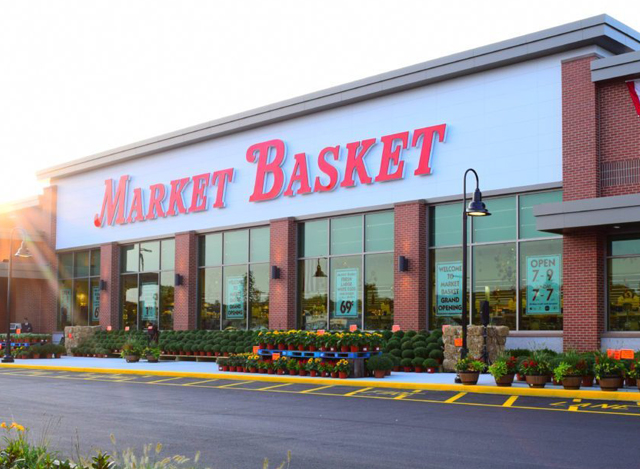 အေမရိကန္ႏိုင္ငံ မက္ဆာခ်ဴးဆက္ျပည္နယ္ရွိ Market Basket ေဈးဝယ္စင္တာတစ္ခုအား ေတြ႕ရစဥ္ (ဓာတ္ပံု-အင္တာနက္)