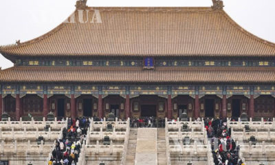 တရုတ် နိုင်ငံသို့ လာရောက် လည်ပတ်ကြသော ကမ္ဘာလှည့် ခရီးသွားများအား တွေ့ရစဉ်(ဆင်ဟွာ)