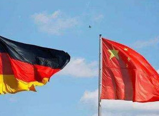 တရုတ် နှင့် ဂျာမနီ အလံအားတွေ့ရစဉ် (အင်တာနက်)