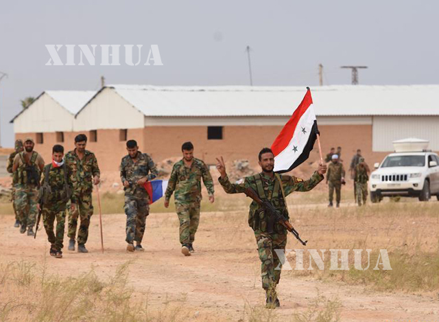 ဆီးရီးယားနိုင်ငံ မြောက်ပိုင်း Raqqa ပြည်နယ် Tabqa မြို့ရှိ Tabqa လေတပ်အခြေစိုက်စခန်းအတွင်း ဆီးရီးယားစစ်သားများအား တွေ့ရစဉ် (ဆင်ဟွာ)