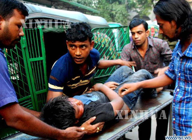 ဘင်္ဂလားဒေ့ရှ်နိုင်ငံ ဒါကာမြို့တွင် ဓာတ်ငွေ့ဆလင်ဒါအိုးပေါက်ကွဲမှု ဖြစ်ပွားပြီးနောက်တွေ့ရစဉ် (ဆင်ဟွာ)