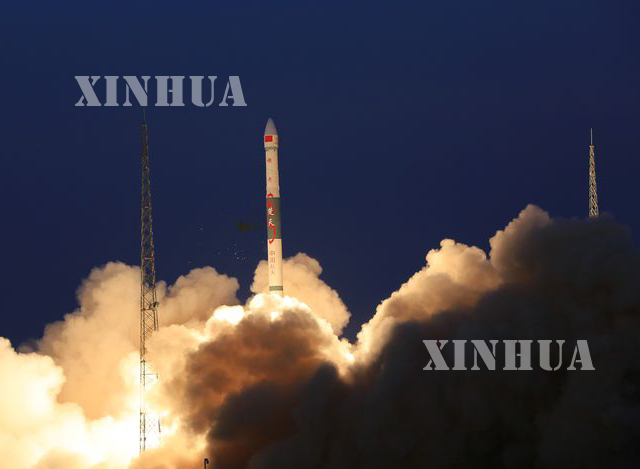 KL-a-A နှင့် KL-a-B တို့အား Kuaizhou-1A (KZ-1A) ဂြိုဟ်တုသယ်ဆောင်ရေး ဒုံးပျံဖြင့် လွှတ်တင်နေသည်ကို တွေ့ရစဉ် (ဆင်ဟွာ)