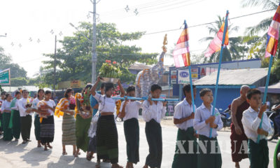 မြန်မာ(၁၂)လရာသီတွင် တန်ဆောင်မုန်းလ၏ ထင်ရှားသော ပွဲတော် တစ်ခု ဖြစ်သည့် ကထိန်ပွဲခင်းခြင်း(ဝါ) ကထိန် သင်္ကန်း ကပ်လှုသည့် ကထိန်ပွဲများအား မြို့ပြ ၊ ကျေးလက် နေရာအနှံ့ ကျင်းပလျက် ရှိရာ တန်ဆောင်မုန်း လပြည့်နေ့(နိုဝင်ဘာ ၁၁ ရက်)တွင် ရန်ကုန်တိုင်းဒေသကြီး ဒလ မြို့နယ်၌ ကထိန်ပွဲ ကျင်းပ ဆင်နွှဲနေမှုများအား တွေ့ရစဉ်(ဆင်ဟွာ)