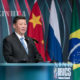 ၁၁ ကြိမ်မြောက် BRICS ထိပ်သီးအစည်းအဝေးတွင် မိန့်ခွန်းပြောကြားနေသည့် တရုတ်နိုင်ငံ သမ္မတ ရှီကျင့်ဖိန်အား တွေ့ရစဉ် (ဆင်ဟွာ)