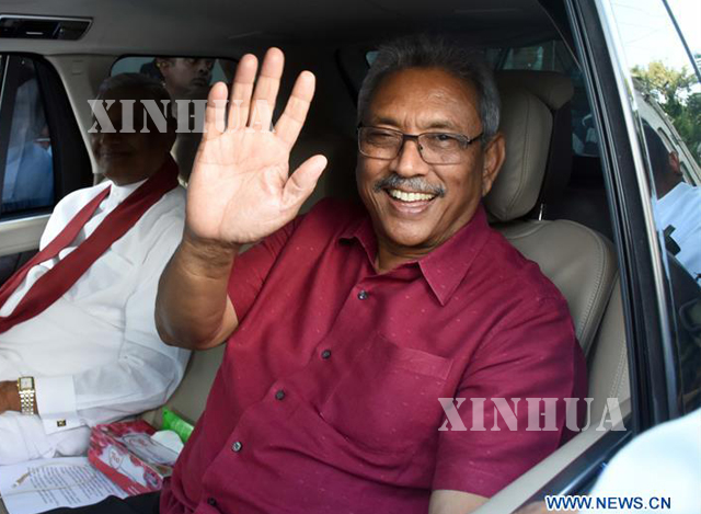 သီရိလင်္ကာ နိုင်ငံ သမ္မတ ရွေးကောက်ပွဲတွင် အနိုင်ရရှိခဲ့သော Gotabaya Rajapaksa ကို တွေ့ရစဉ်(ဆင်ဟွာ)