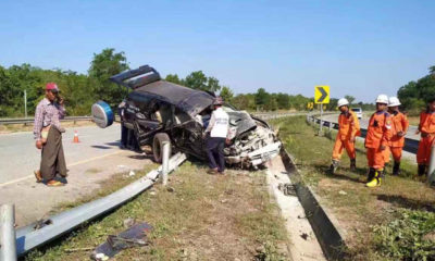 အမြန်လမ်းမကြီး၌ နိုဝင်ဘာလအတွင်း ဖြစ်ပွားခဲ့သော ယာဉ်တိုက်မှုတစ်ခုအားတွေ့ရစဉ်(အမြန်လမ်းရဲတပ်ဖွဲ့)