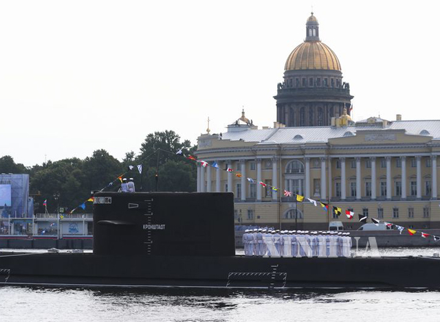 ရုရှားနိုင်ငံရေတပ်မှ နျူကလီးယားစွမ်းအင်သုံးရေငုပ်သင်္ဘောတစ်စင်း တပ်တော်ဝင်စဉ်(ဆင်ဟွာ)