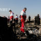 အီရန် နိုင်ငံ၌ လေယာဉ် ပျက်ကျခဲ့သည့် အခင်း ဖြစ် နေရာအား တွေ့ရစဉ်(ဆင်ဟွာ)