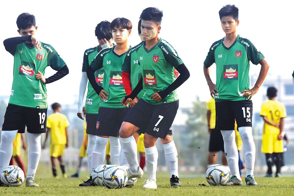 မြန်မာ့လက်ရွေးစင် အမျိုးသမီးဘောလုံးအသင်း လေ့ကျင့်မှုများ ဆောင်ရွက်စဉ် (ဓာတ်ပုံ-- မြန်မာ့အလင်း)