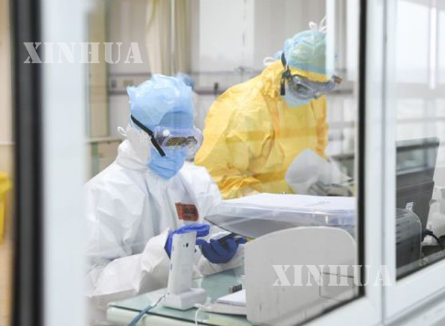 တရုတ်နိုင်ငံ၌ ကိုရိုနာဗိုင်းရပ်စ်ထိန်းချုပ်ရန် ဆေးဘက်ပညာရှင်များ သုတေသနပြုလုပ်နေစဉ်(ဆင်ဟွာ)
