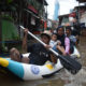 အင်ဒိုနီးရှားနိုင်ငံ ဂျကာတာမြို့တွင် ရေကြီးရေလျှံခြင်းကြောင့် ပိတ်မိနေသူများအား သက်ကယ်လှေများဖြင့် သွားရောက်ရှာဖွေကယ်ဆယ်မှုများ ပြုလုပ်နေသည်ကို ဖေဖော်ဝါရီ ၂၅ ရက် က တွေ့ရစဉ် (ဆင်ဟွာ)