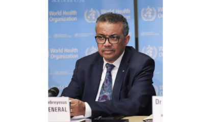 ဆွစ်ဇာလန်နိုင်ငံ ဂျီနီဗာမြို့၌ မတ် ၃ ရက်က ကျင်းပသည့် ပုံမှန် သတင်းစာ ရှင်းလင်းပွဲတွင် ကမ္ဘာ့ကျန်းမာရေးအဖွဲ့ချုပ်(WHO) ညွှန်ကြားရေးမှူးချုပ် Tedros Adhanomအား တွေ့ရစဉ် (ဆင်ဟွာ)