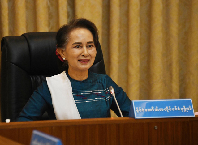 နိုင်ငံတော်၏ အတိုင်ပင်ခံ ပုဂ္ဂိုလ် ဒေါ်အောင်ဆန်းစုကြည်အား တွေ့ရစဉ် (ဓာတ်ပုံ - myanmar state counsellor office)